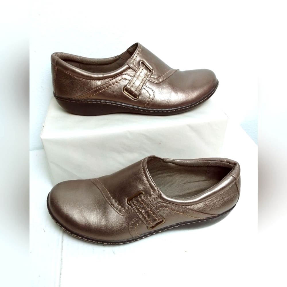 Clark's Collection  Loafers Shoes Slip On Women's Size 9.5M Metallic Gold Casual